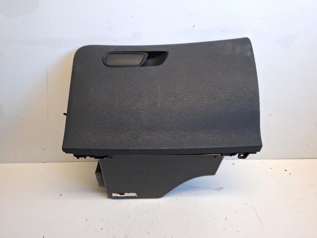 bontott CITROËN C4 Kesztyűtartó