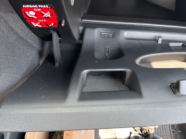 bontott CITROËN C4 Kesztyűtartó