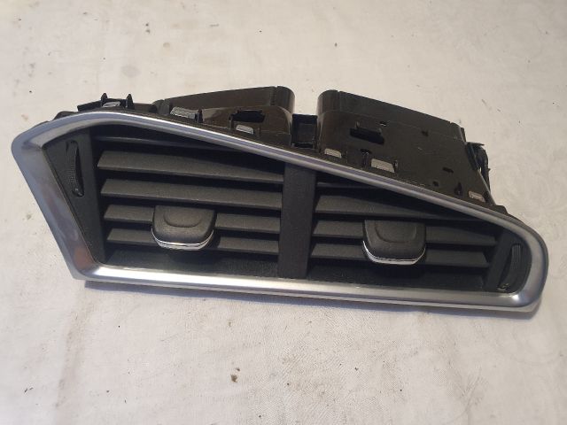 bontott CITROËN C4 Középső Szellőző