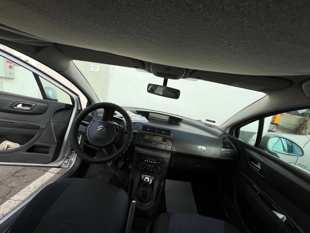 bontott CITROËN C4 Motorháztető Nyitó Kar / Gomb