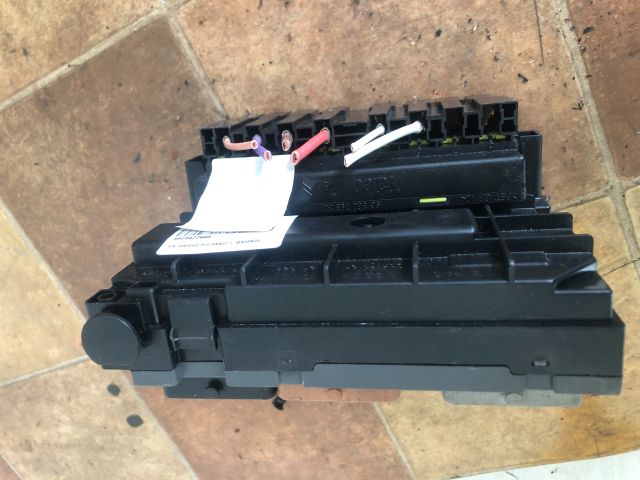 bontott CITROËN C4 PICASSO Biztosítéktábla Motortér