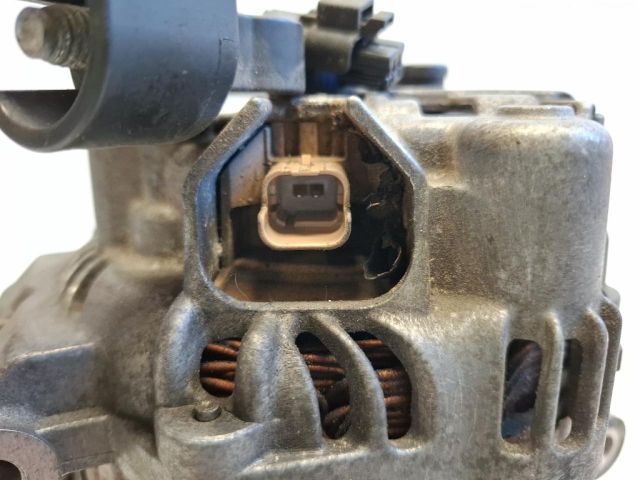 bontott CITROËN C4 PICASSO Generátor