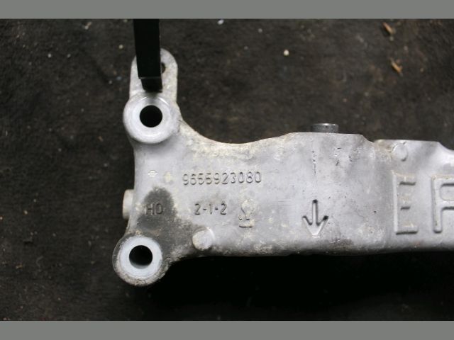 bontott CITROËN C4 PICASSO Motor Tartó Bak (Fém)