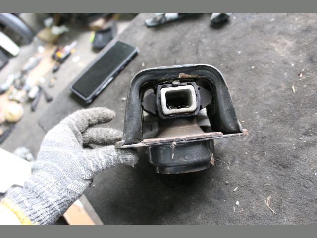 bontott CITROËN C4 PICASSO Motor Tartó Bak (Fém)