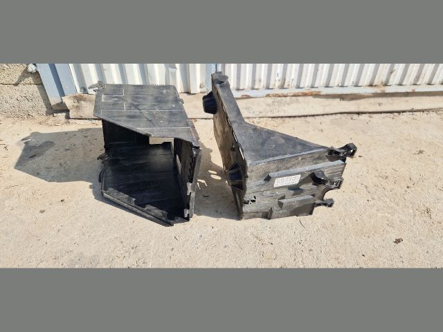 bontott CITROËN C4 PICASSO Akkumulátor Fedél