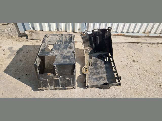 bontott CITROËN C4 PICASSO Akkumulátor Fedél