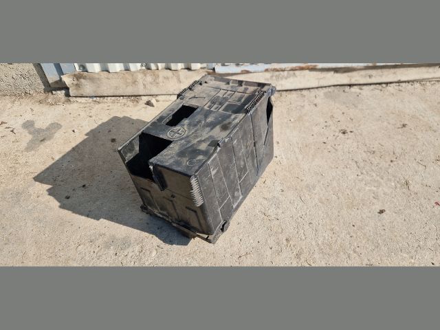 bontott CITROËN C4 PICASSO Akkumulátor Fedél