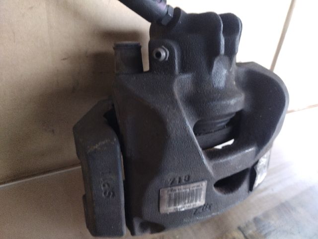 bontott CITROËN C4 PICASSO Jobb első Féknyereg Munkahengerrel