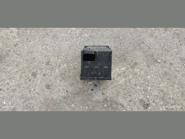 bontott CITROËN C4 PICASSO Akkumulátor Fedél