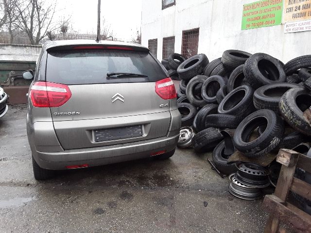 bontott CITROËN C4 PICASSO Bal első Féknyereg Munkahengerrel