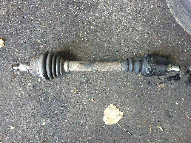 bontott CITROËN C4 PICASSO Bal Féltengely