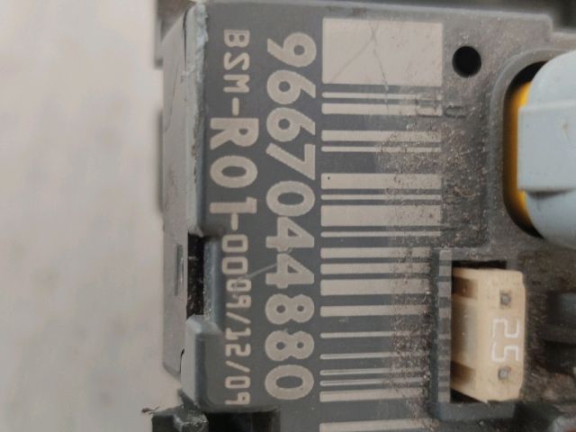 bontott CITROËN C4 PICASSO Biztosítéktábla Motortér