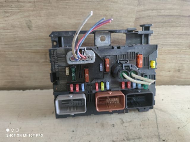 bontott CITROËN C4 PICASSO Biztosítéktábla Motortér