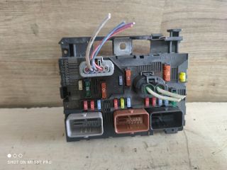 bontott CITROËN C4 PICASSO Biztosítéktábla Motortér