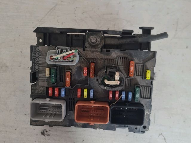 bontott CITROËN C4 PICASSO Biztosítéktábla Motortér