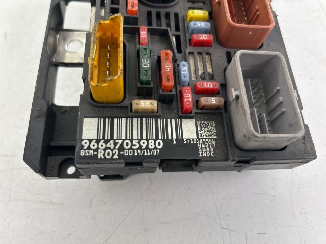 bontott CITROËN C4 PICASSO Biztosítéktábla Motortér