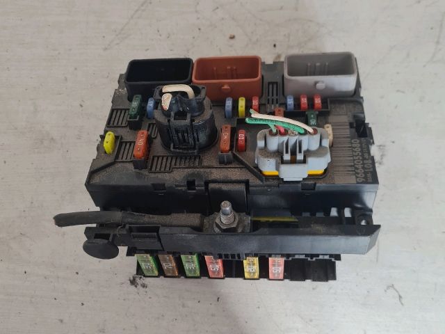 bontott CITROËN C4 PICASSO Biztosítéktábla Motortér