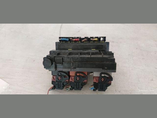 bontott CITROËN C4 PICASSO Biztosítéktábla Motortér