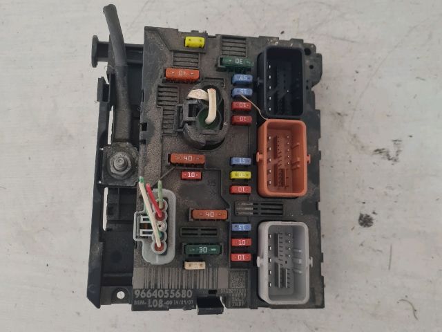 bontott CITROËN C4 PICASSO Biztosítéktábla Motortér