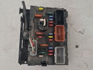 bontott CITROËN C4 PICASSO Biztosítéktábla Motortér