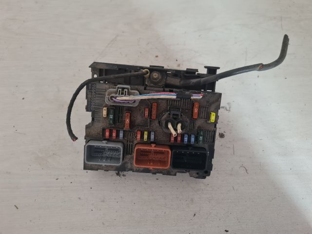 bontott CITROËN C4 PICASSO Biztosítéktábla Motortér