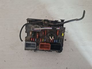 bontott CITROËN C4 PICASSO Biztosítéktábla Motortér