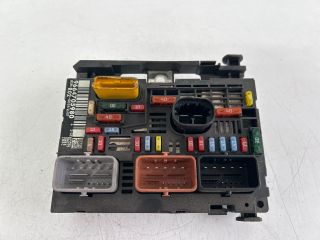 bontott CITROËN C4 PICASSO Biztosítéktábla Motortér