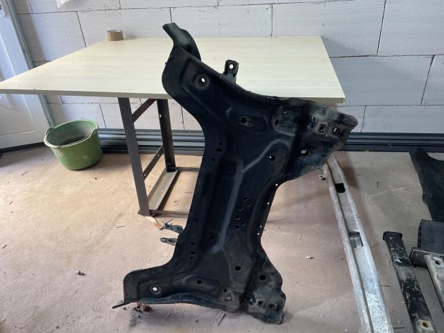 bontott CITROËN C4 PICASSO Első Bölcső