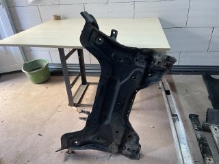 bontott CITROËN C4 PICASSO Első Bölcső