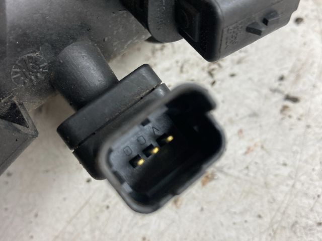 bontott CITROËN C4 PICASSO Fojtószelep (Elektromos)