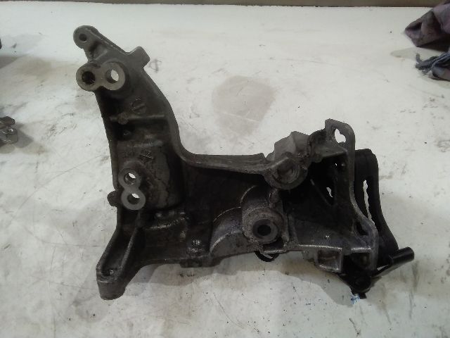 bontott CITROËN C4 PICASSO Generátor Tartó Bak