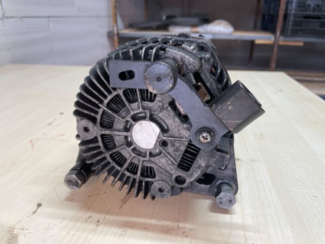 bontott CITROËN C4 PICASSO Generátor