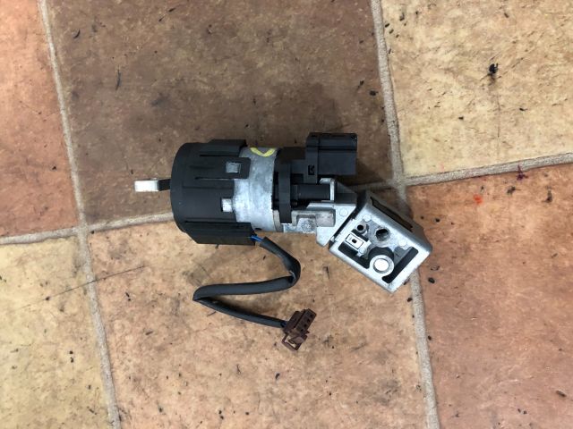 bontott CITROËN C4 PICASSO Gyújtáskapcsoló Házzal