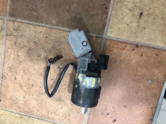 bontott CITROËN C4 PICASSO Gyújtáskapcsoló Házzal