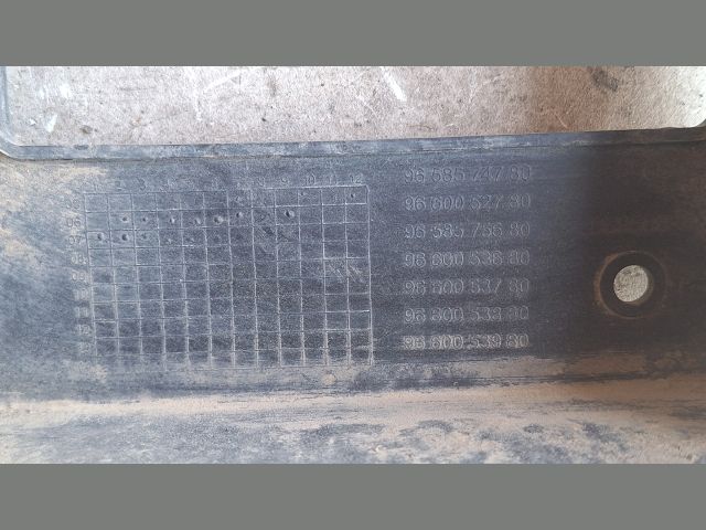 bontott CITROËN C4 PICASSO Homlokfal (Üres lemez)