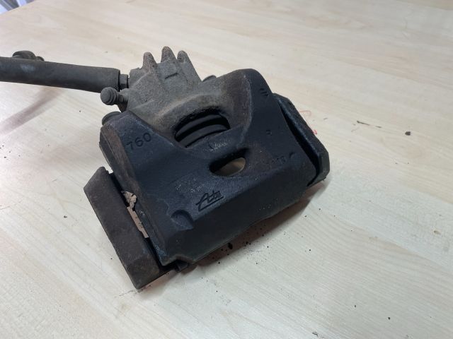 bontott CITROËN C4 PICASSO Jobb első Féknyereg Munkahengerrel