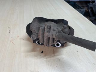 bontott CITROËN C4 PICASSO Jobb első Féknyereg Munkahengerrel