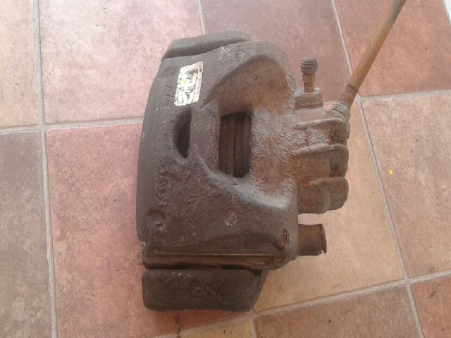 bontott CITROËN C4 PICASSO Jobb első Féknyereg Munkahengerrel