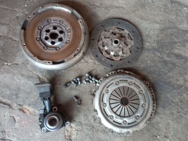 bontott CITROËN C4 PICASSO Kuplung Szett Lendkerékkel