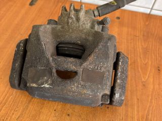 bontott CITROËN C4 PICASSO Bal első Féknyereg Munkahengerrel