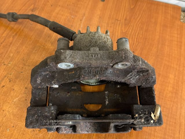 bontott CITROËN C4 PICASSO Bal első Féknyereg Munkahengerrel