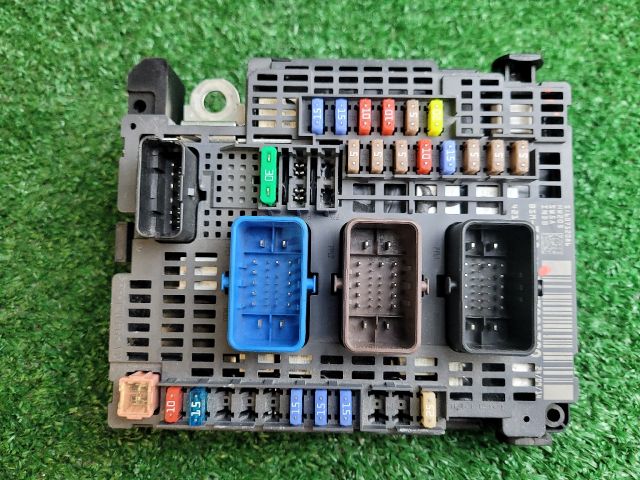 bontott CITROËN C4 PICASSO Biztosítéktábla Motortér