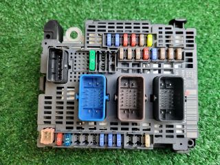 bontott CITROËN C4 PICASSO Biztosítéktábla Motortér