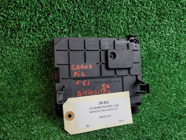 bontott CITROËN C4 PICASSO Biztosítéktábla Motortér