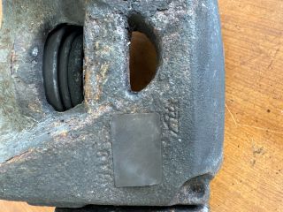 bontott CITROËN C4 PICASSO Jobb első Féknyereg Munkahengerrel