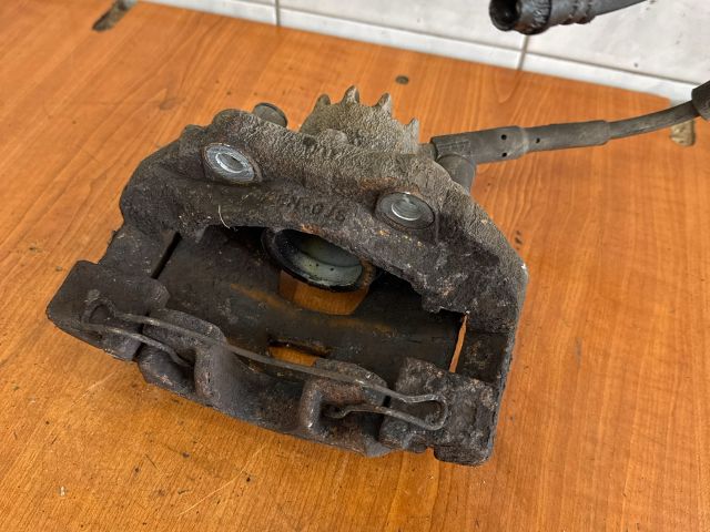 bontott CITROËN C4 PICASSO Jobb első Féknyereg Munkahengerrel