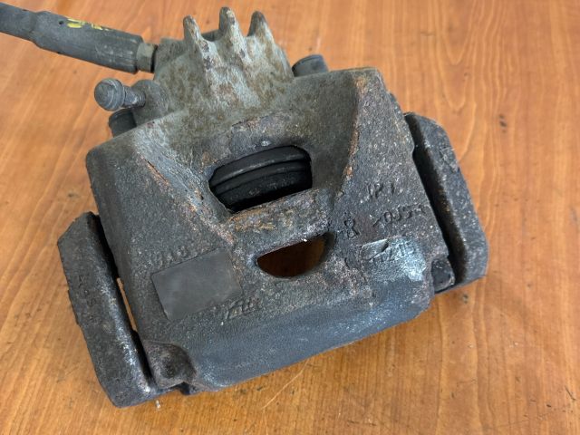 bontott CITROËN C4 PICASSO Jobb első Féknyereg Munkahengerrel