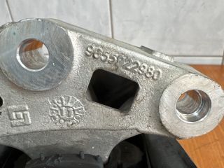 bontott CITROËN C4 PICASSO Motor Tartó Bak Jobb