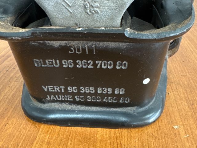 bontott CITROËN C4 PICASSO Motor Tartó Bak Jobb