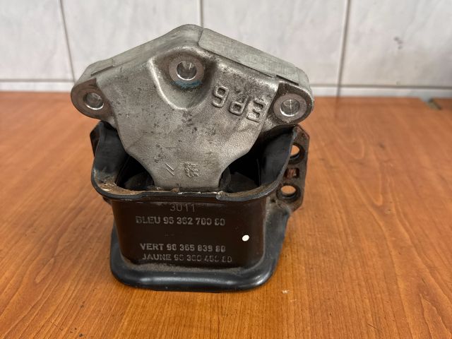 bontott CITROËN C4 PICASSO Motor Tartó Bak Jobb